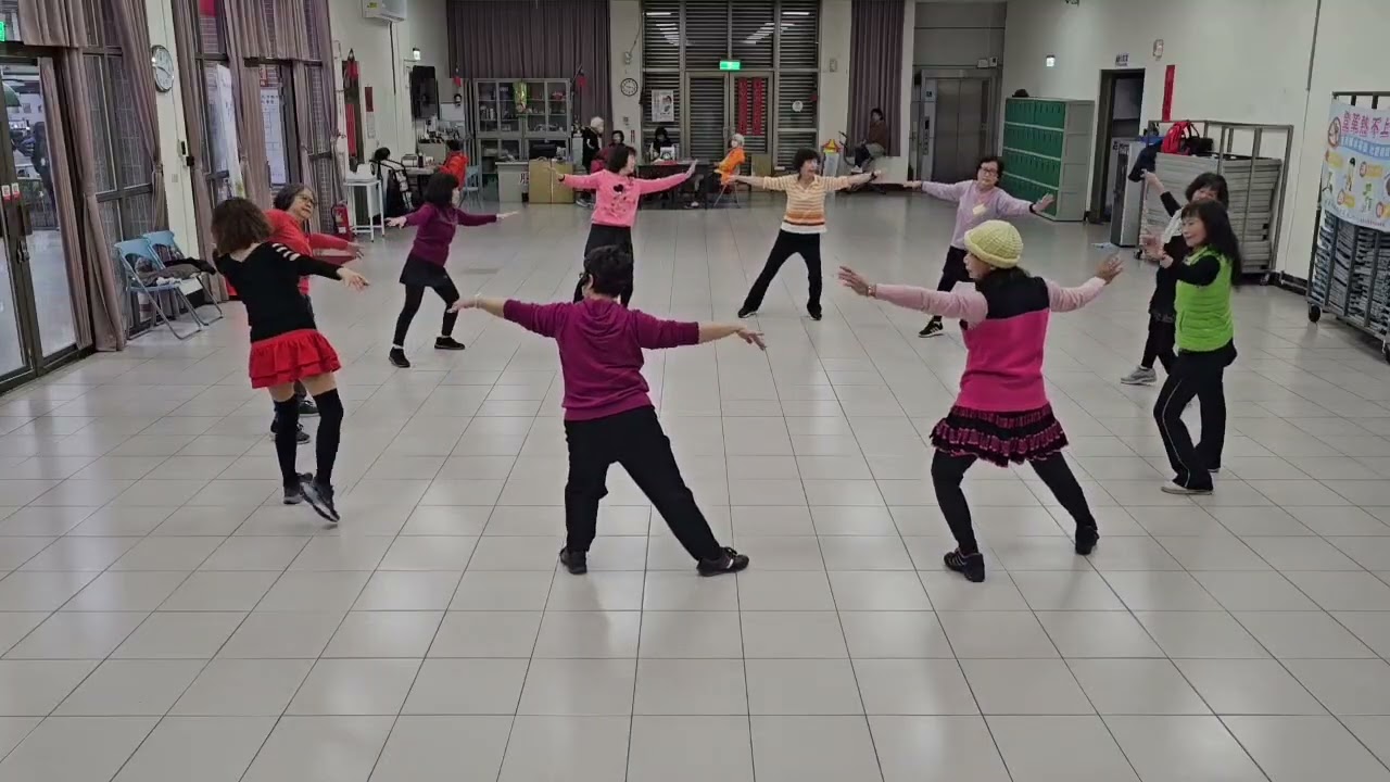 羅綉綉 站在高崗上