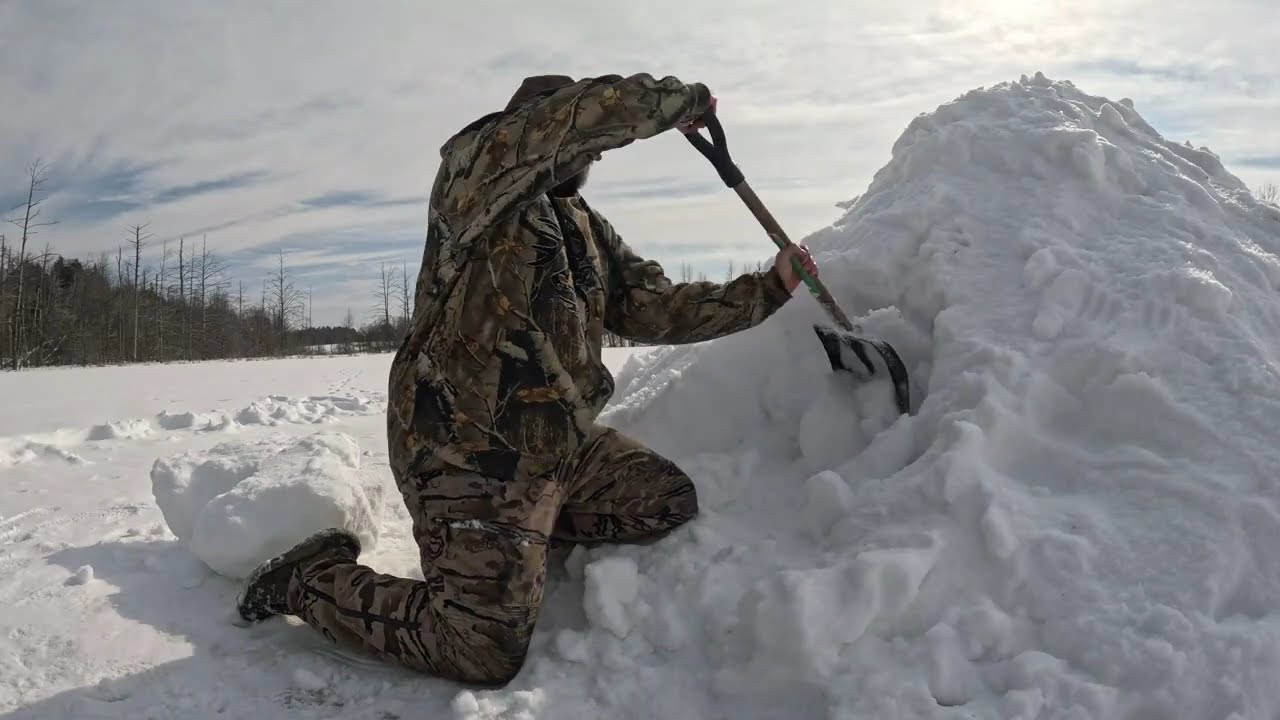 Build and Heated  Snow Shelter for Winter Survival (Solo)