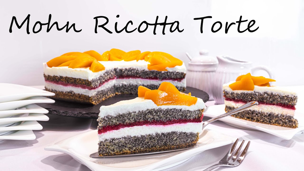 sommerliche Mohntorte mit Ricottacreme, einer leckeren Himbeerpüreeschicht und Pfirsichbelag