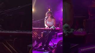 Gracie Abrams - All Too Well Taylor Swift Cover - Live Cologne 23052022