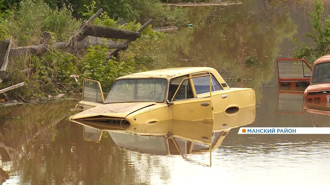 На машине к водоему