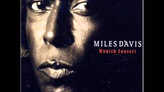 Video voorbeeld van "Miles Davis 304 Time After Tme   YouTube"