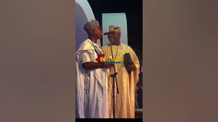 Kwam1 & Sir Shina Peters greeting eachother d usual way #yoruba  #fuji