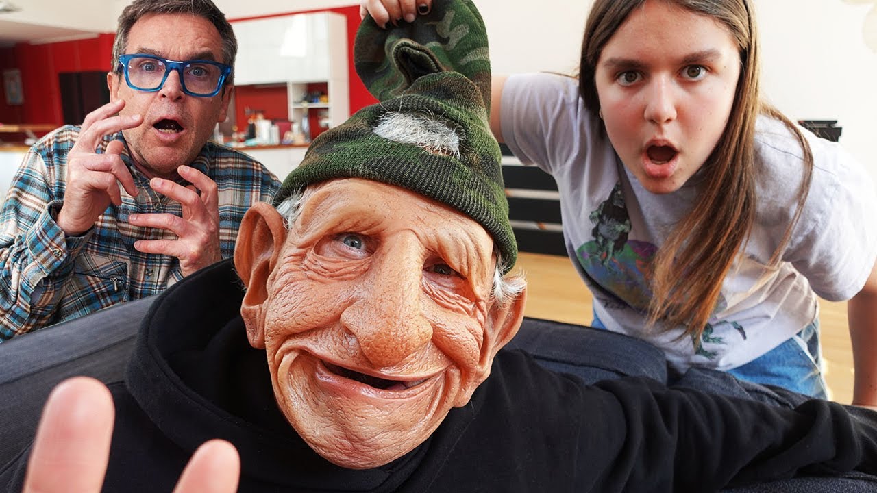 UN VOLEUR A TOUT CASSÉ CHEZ NOUS ! - PINK LILY