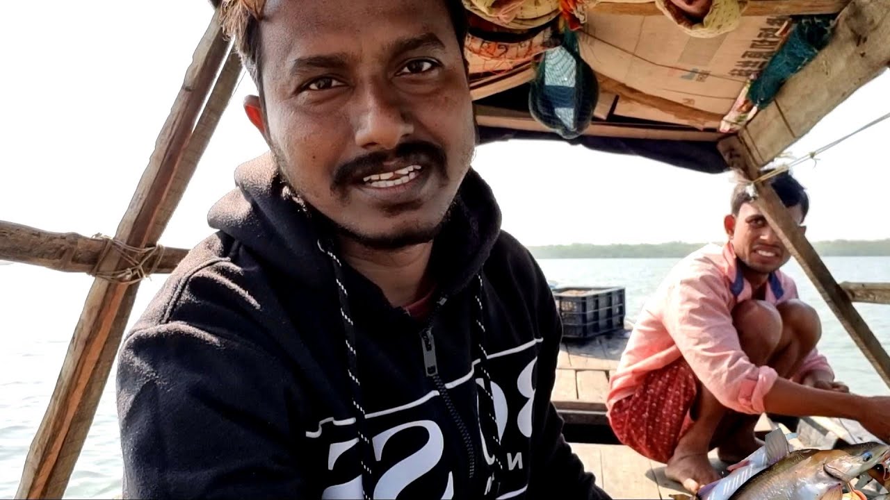শীতের সকালে সুন্দরবনে মাছ ধরতে দুজনে । Sundarban fishing । hook fishing🎣 Tradifoodsundarban