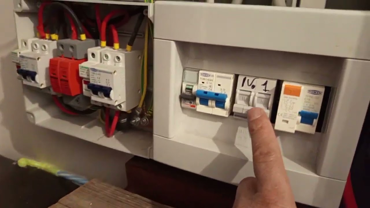 VIDEO 104 COME SFRUTTO L'IMPIANTO FOTOVOLTAICO PER CARICARE LAUTO ELETTRICA 