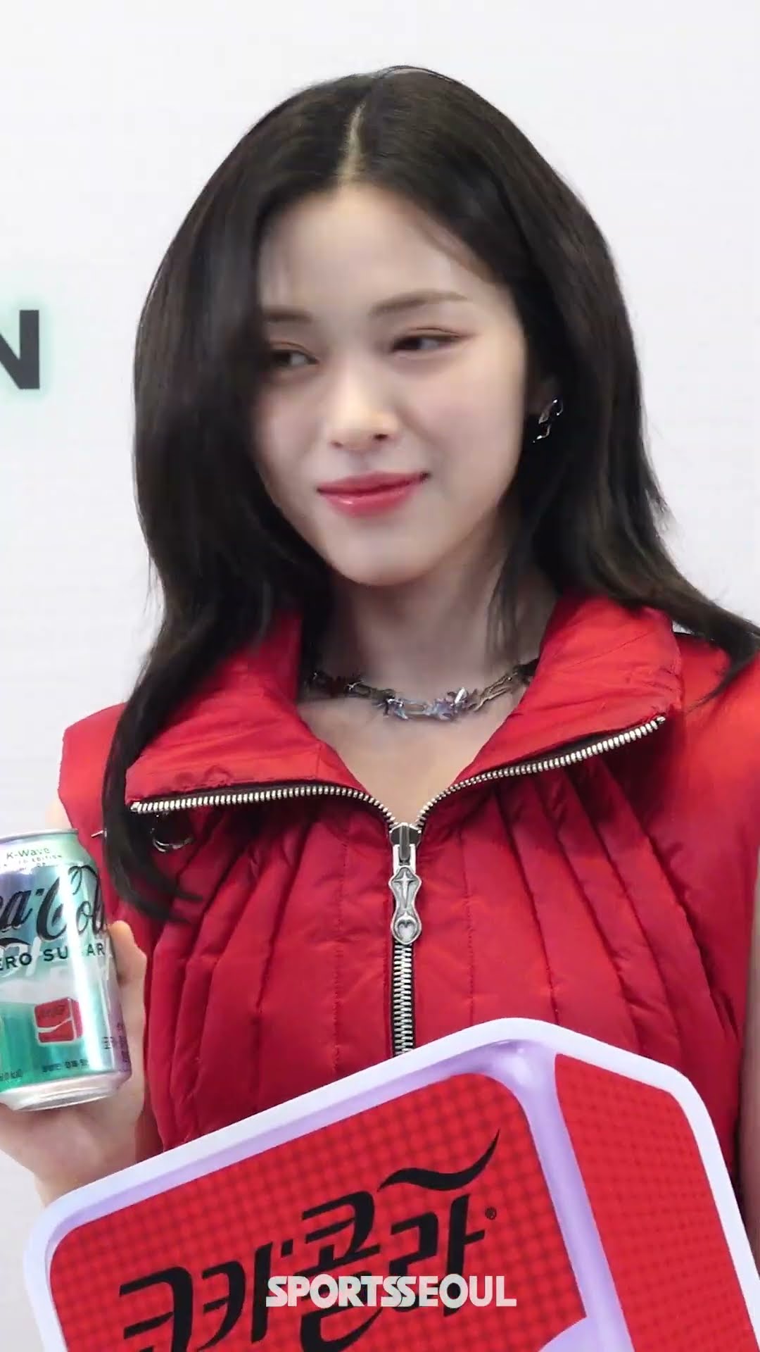 있지 류진(ITZY RYUJIN), 팬 외침에 웃음이 '빵'