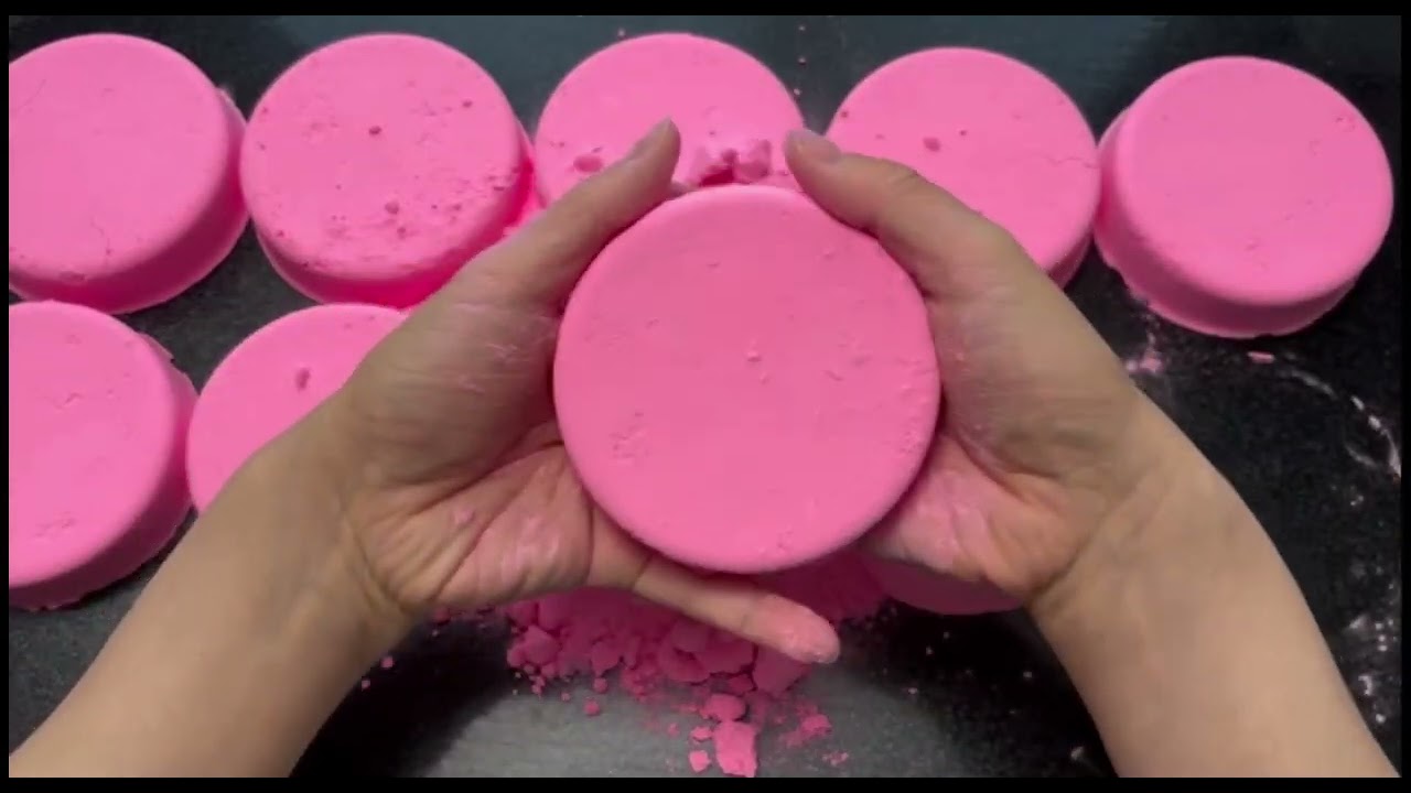 #asmr #oddlysatisfying #satisfying #relax #relax #crunchycrumbles #baking #soda