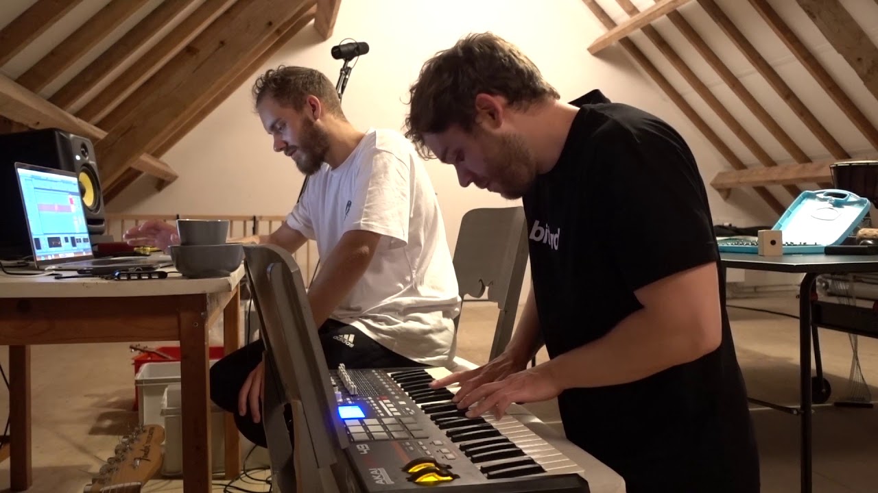 chords to cry to with Analogue Dear / San Holo in the studio