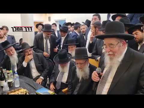 חבר המועצת הגאון הגדול רבי אברהם סלים בדברי ברכה עם בחירתו של הראשון לציון רבי דוד יוסף