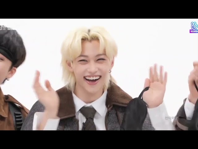 StrayKids #lovestay Mission Blindfold dance #straykids :English sub full version link in description class=