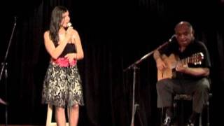 Video thumbnail of "Florencia Bernales y Lucho Gonzalez フロレンシア・ベルナレス "Indio" (Vals peruano de Alicia Maguiña)"