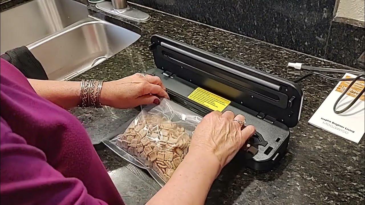 MEGAWISE Powerful and Compact Vacuum Sealer Machine(Black)