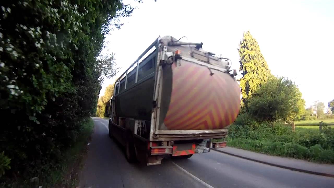 DK08VJH Veolia bin lorry nearly takes me out and has a near head on ...