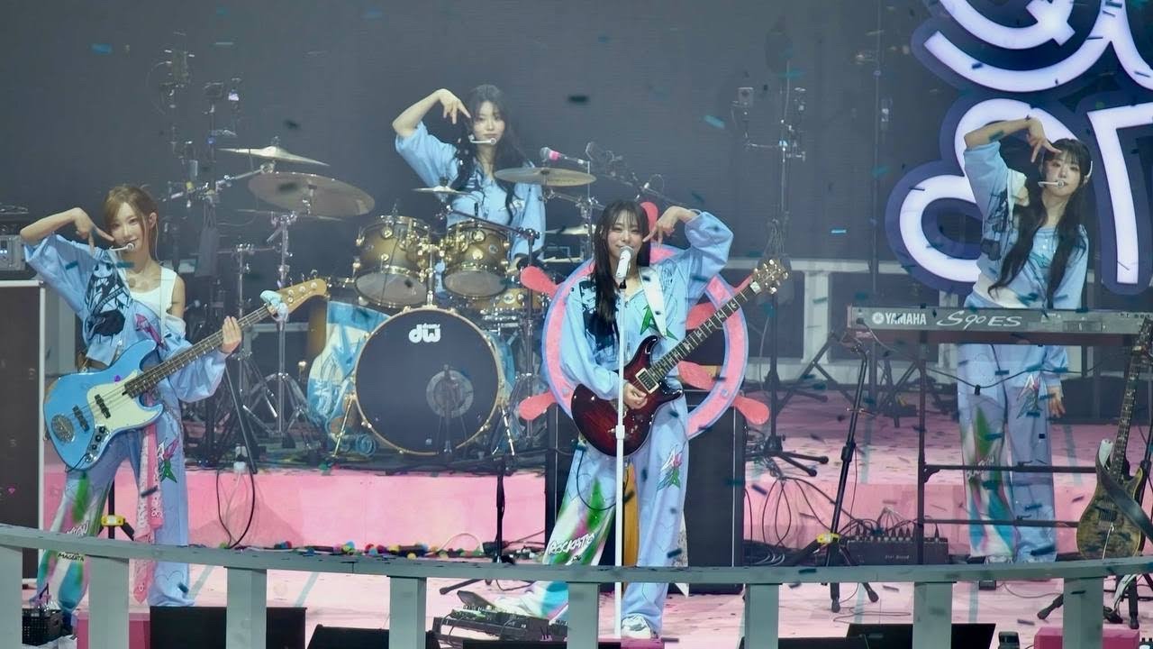 [4K] QWER 1ST WORLD TOUR [ ROCKATION ] in SEOUL 251004 큐떱 월콘 서울 직캠