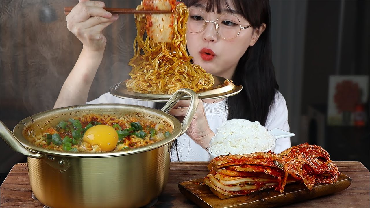 АСМР ЕДА ОСТРЫЙ РАМЕН И КИМЧИ🍜😋 | MUKBANG