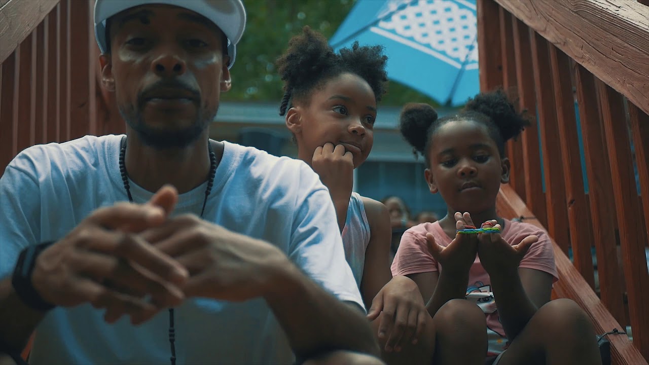 yung-links-family-over-everything-official-video