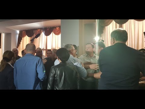 დაპირისპირება საკრებულოში