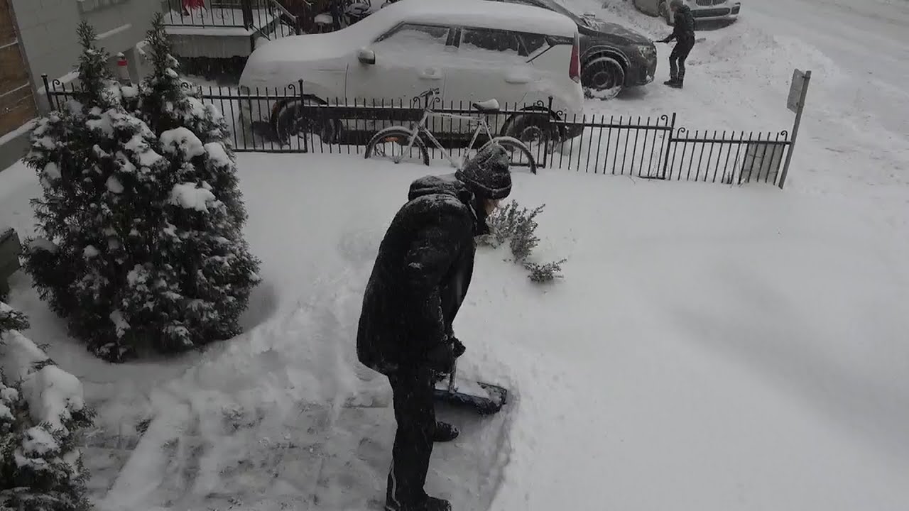 Quebec hit by massive snowstorm