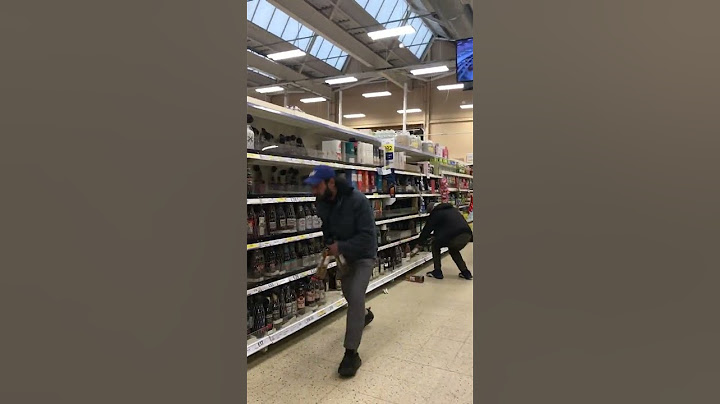 Tesco Stores Security Look On Hapless As Thieves Help Themselves. #uk #thieves #shoplifting