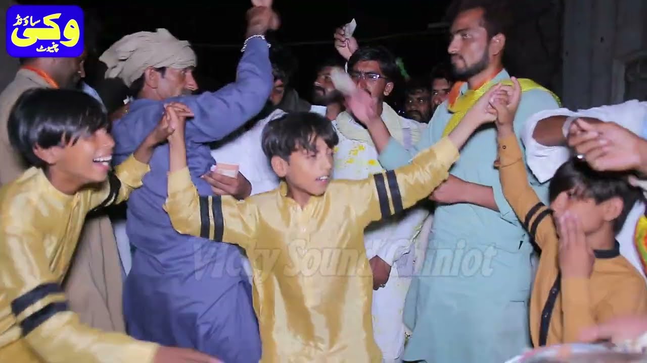 Special Jhumar Dhol Dance 2024 Vicky Sound Chiniot 