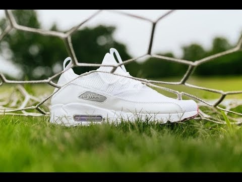 nike air max 90 ez on feet