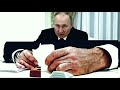 Путин обнажает запястья