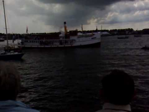 Video: Op 'n Stoomboot Wat Vanaf Athene Vaar