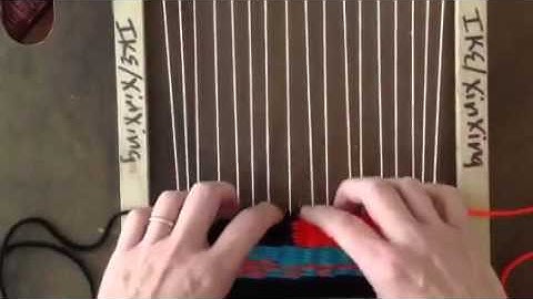 Weaving: How to create a weft interlock in tapestry weaving (5th grade)