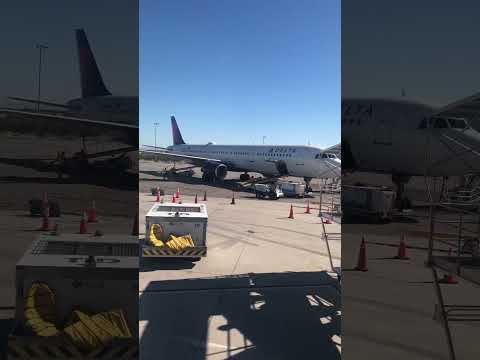Video: Panduan Bandara Internasional Palm Springs