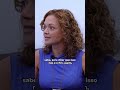 Estudar 8 horas ou descansar? O segredo da aprovada na Secretaria da Mulher. #shorts