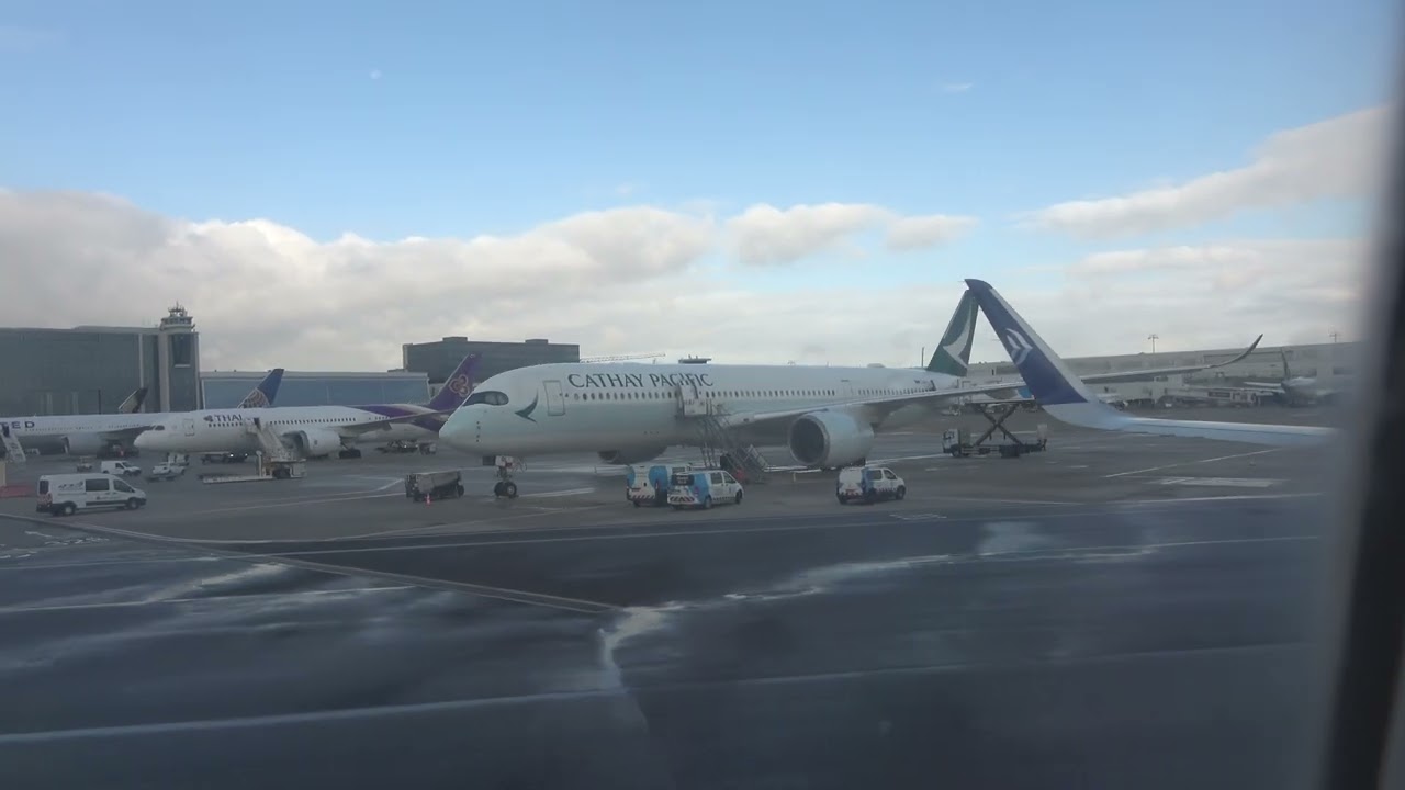 Aegean Airlines Airbus A321 landing Brussels Airport