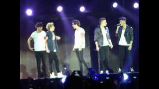 One Direction - She's Not Afraid Live @Bercy Paris