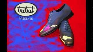 A Tribut to Elvis: Pure Blue Suede Shoes