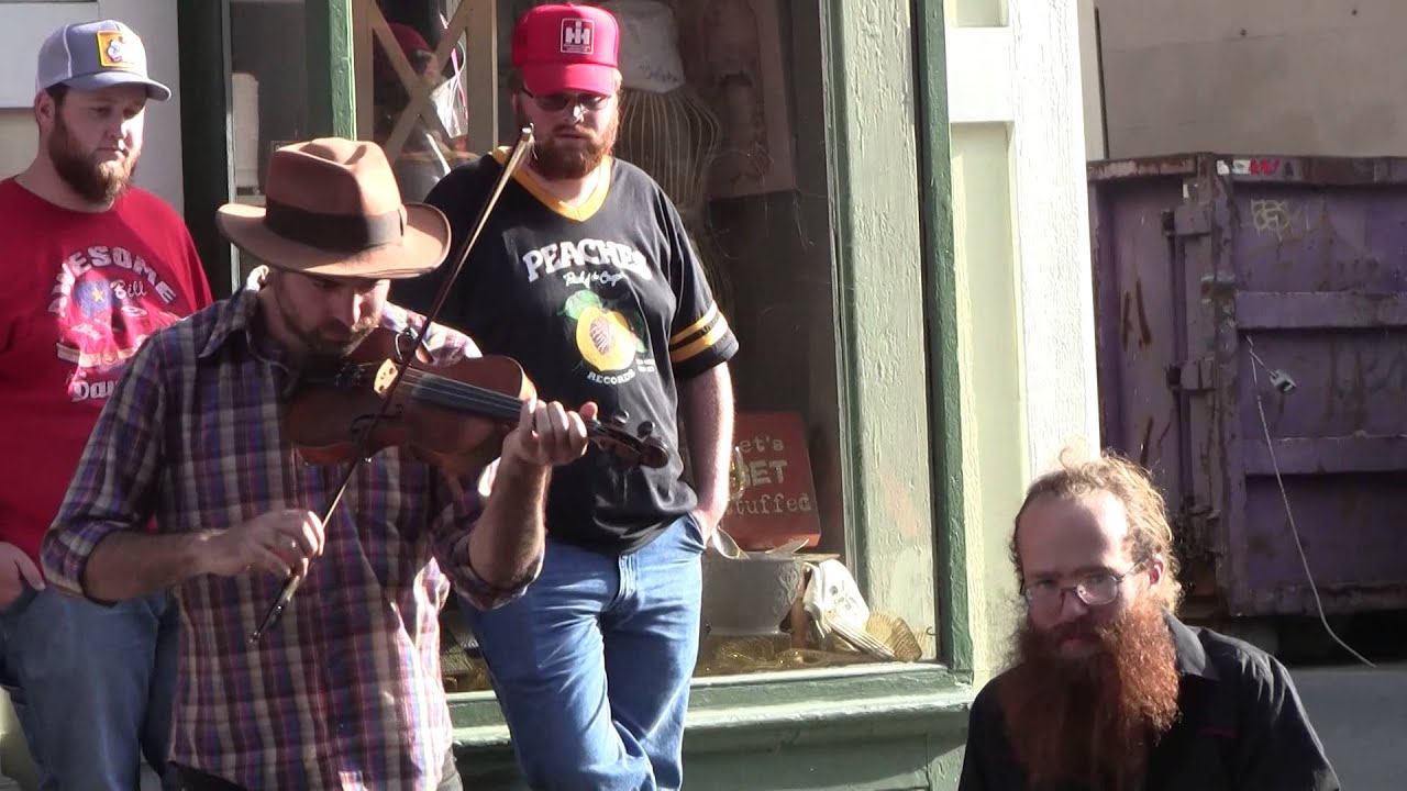 Chris Acker and the Growing Boys in New Orleans bekijken op YouTube Chris Acker and the Growing Boys in New Orleans bekijken op YouTube