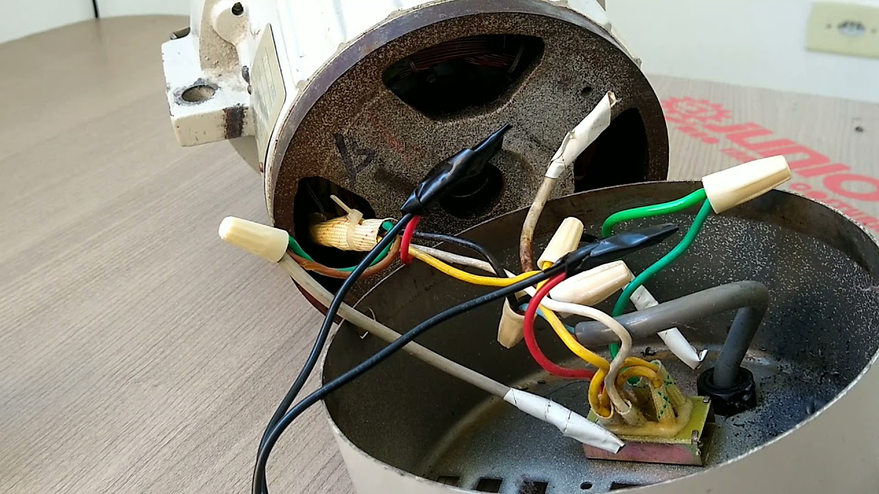 *Como trocar o capacitor do motor da sua máquina de costura /😉😉