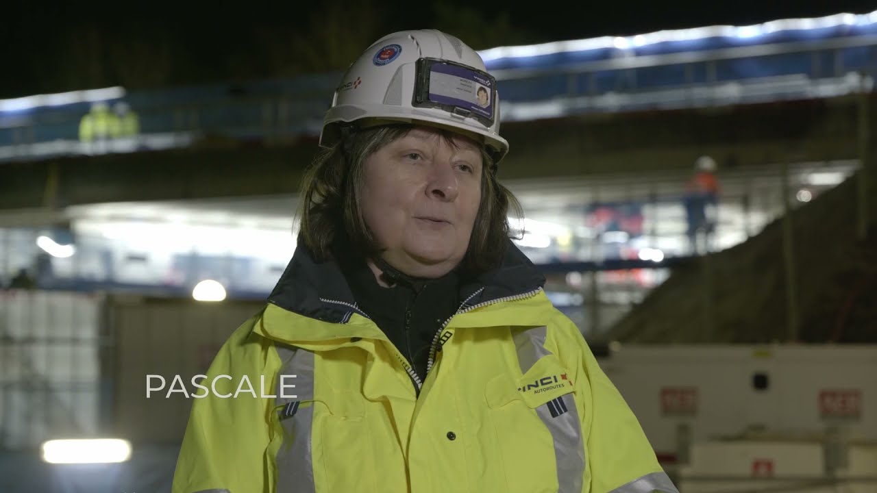 Entretien des ouvrages : opération spectaculaire sur un pont d'A71