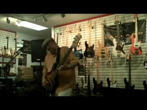 Παρακολούθηση Frank Russell / "Quick Pix" στο YouTube