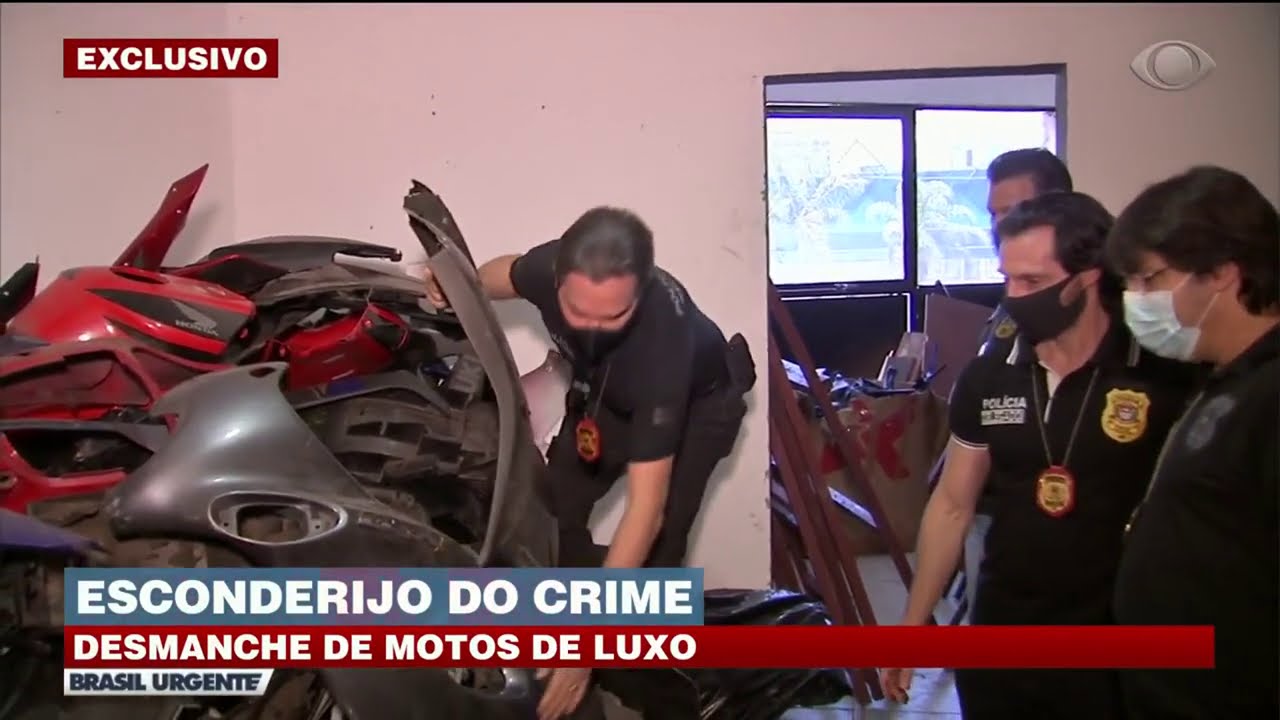 POLÍCIA ESTOURA DESMANCHE E ENCONTRA PEÇAS DE MAIS DE MIL MOTOS | BRASIL URGENTE