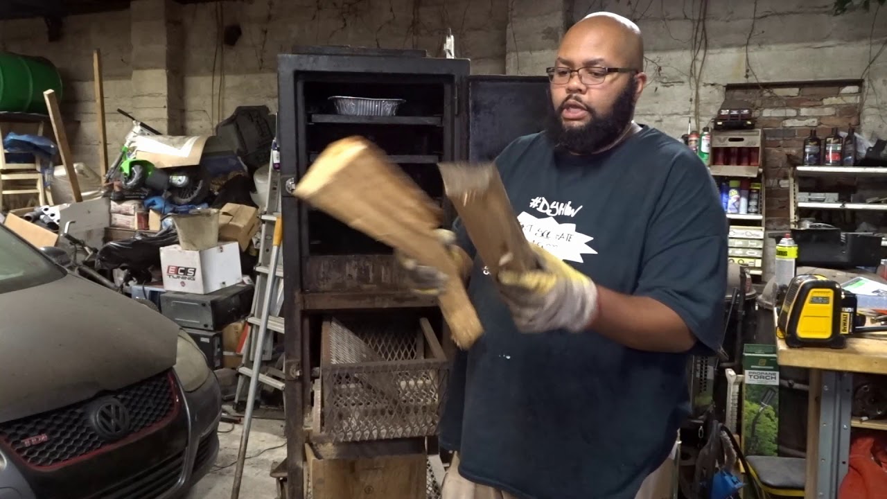 SDSBBQ How to Use a Charcoal Basket in a Smoker YouTube