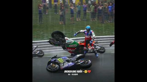 Pecco Bagnaia 🆚 Enea Bastianini at the Philip Island circuit 🏁 #motogprace #crash #bikerider #sad
