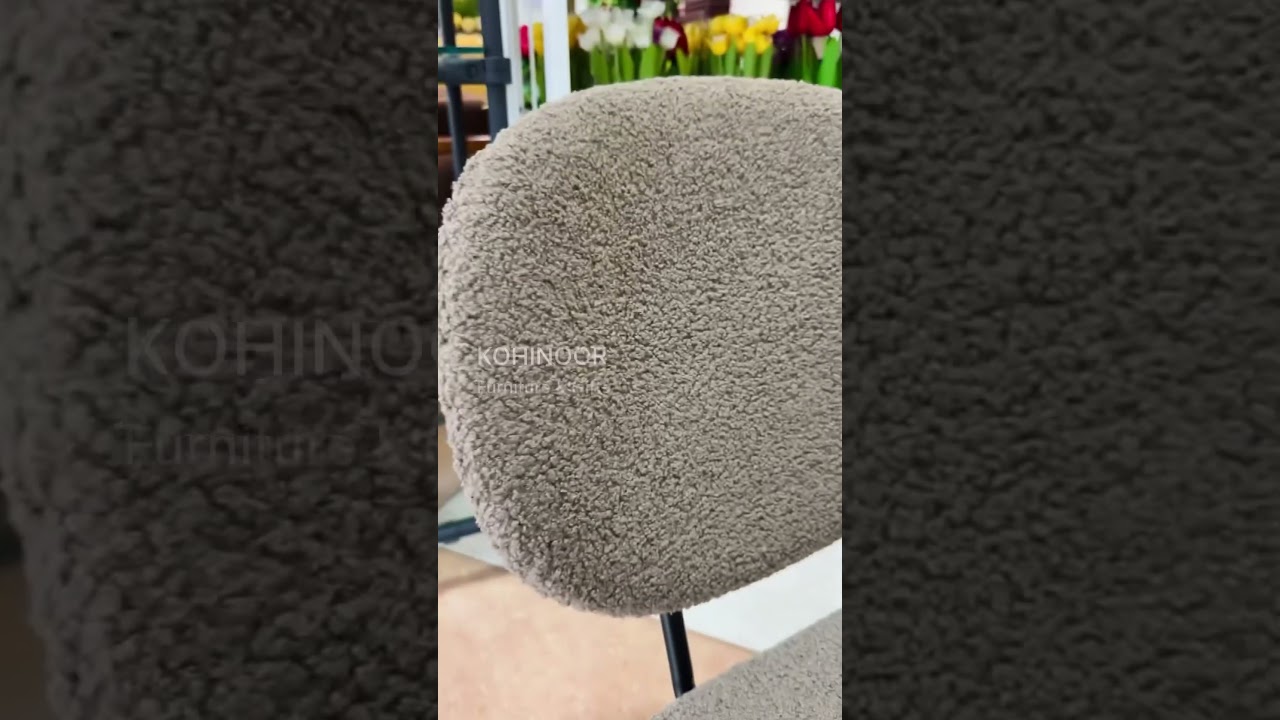BOUCLE CHAIR