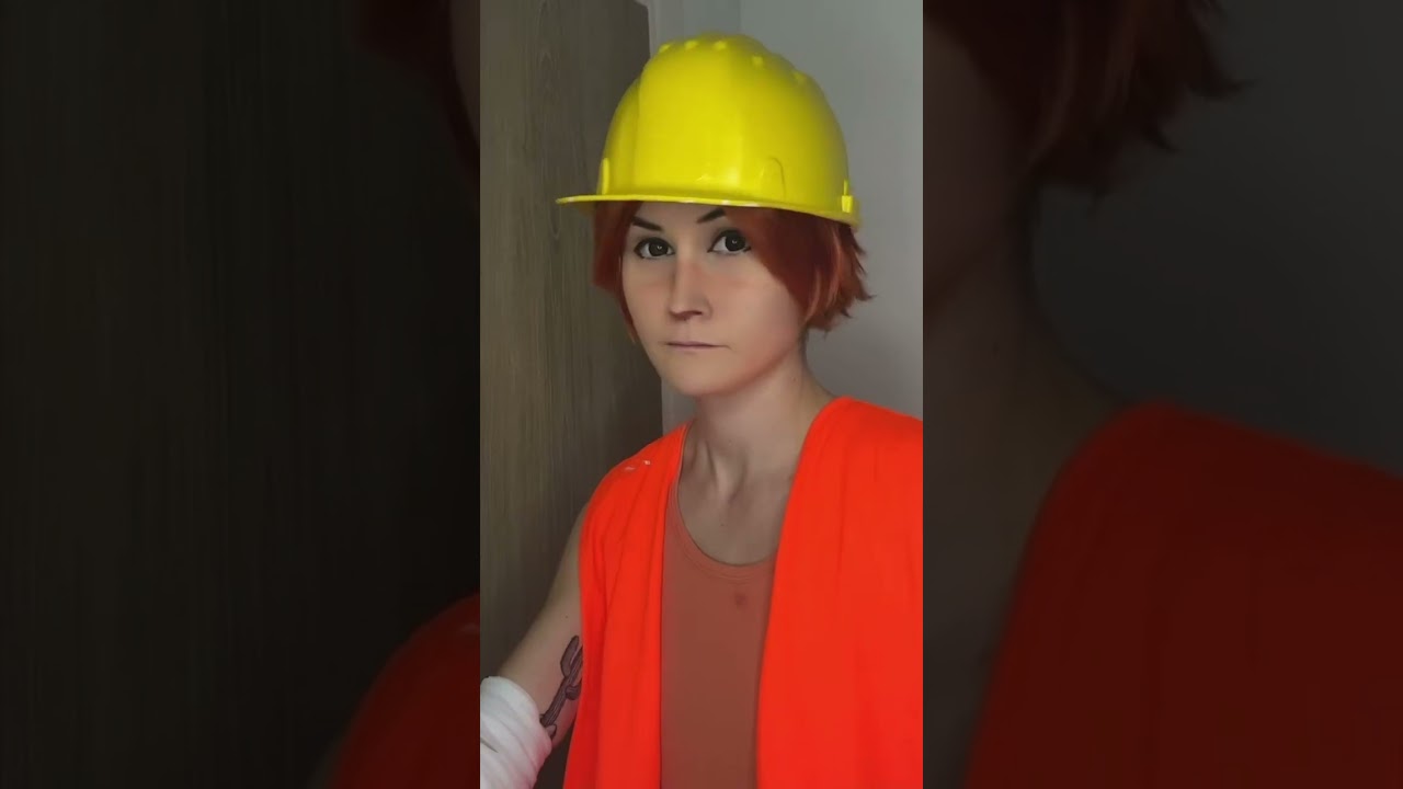 Handy has arms ? 😳