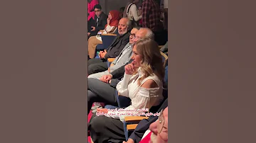 اتخضت ومسحت مكان البوسه ليلى علوي تتعرض لموقف محرج شوف رد فعلها 
