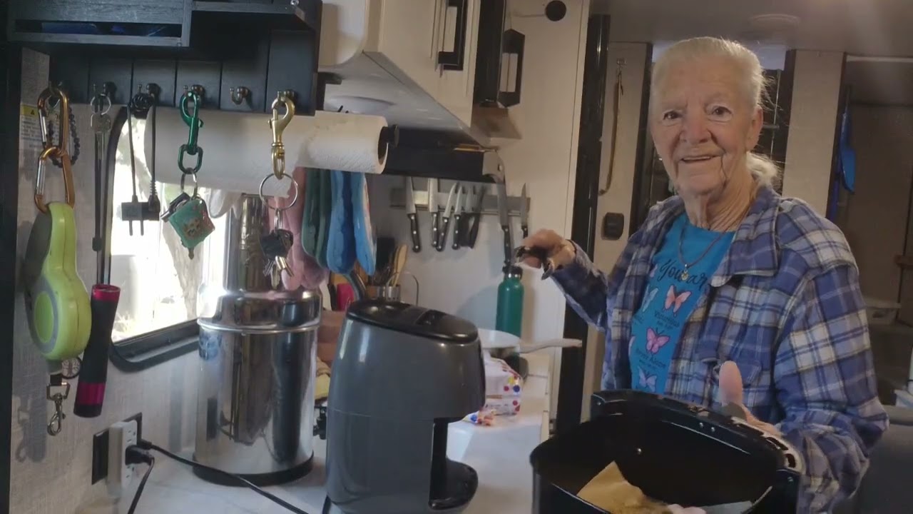 Доброе утро в маленьком трейлере и немного моей вдохновляющей музыки