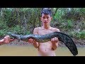 Cooking Biggest Frecklefin Eel Soup Near River In Forest