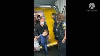 Jewish Family Kicked Off From Spirit Airlines Flight For 2 Years Old Kid Eating Without Mask ?