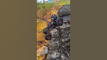 Custom axial Scx10 pro doing crazy stuff @axialvideos @BrazinScaleRC  #axial #rc #trending #new