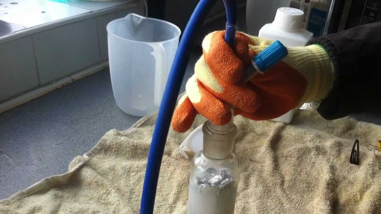 Caustic Soda + Aluminium = BANG YouTube