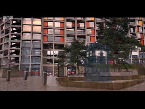 Doctor Who - Series 11 Episode 4 - 'Arachnids in the UK' - TARDIS Materialisation